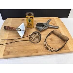 Vintage Kitchen Utensils 1940/50.. 5 Pcs With Spice Tin